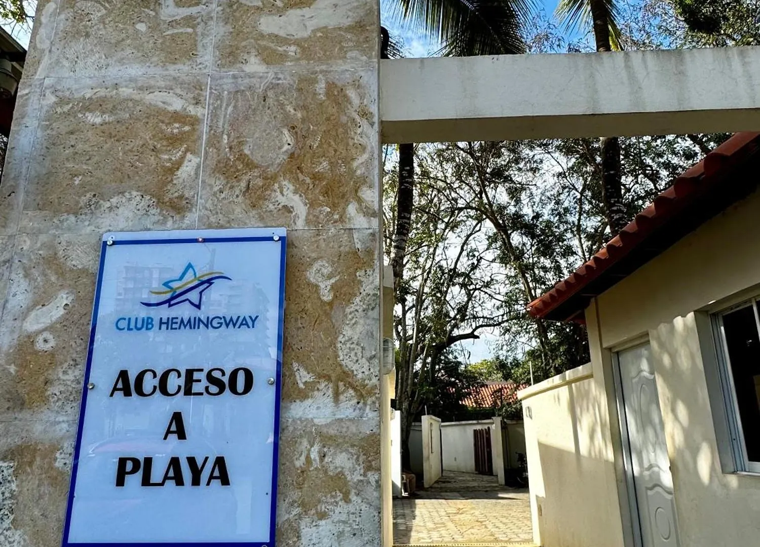 Juan Dolio, Beach Access 2 Bedroom Apt Salitre Tower Front Of Club Hemingway 璜多里奥